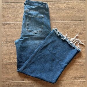 BCBG Wide Leg Cropped Jeans Size 7/28 Raw Hem Dark Wash